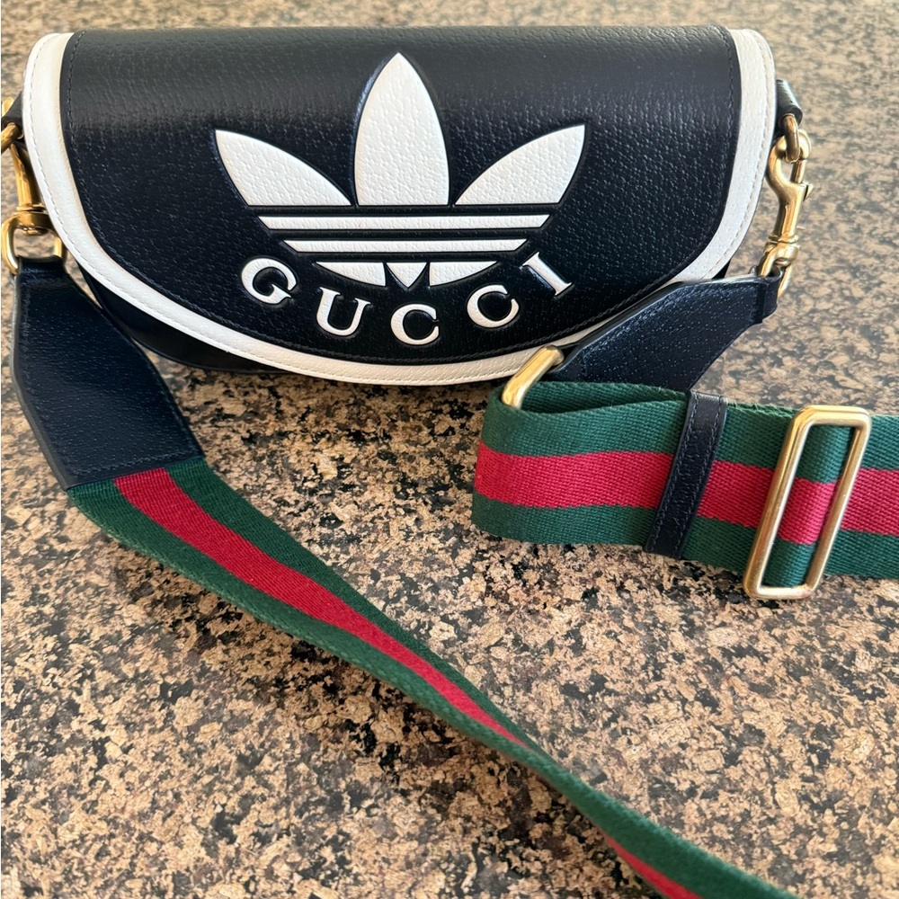 Gucci x adidas Flap Shoulder Bag
Leather Mini with dust bag